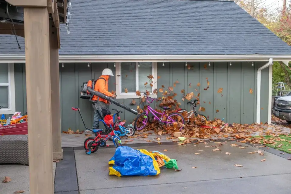 Leaf blowing service