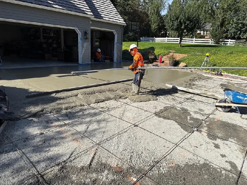 Sand Finish Concrete Driveway & Power Wash - Woodinville - Image 4